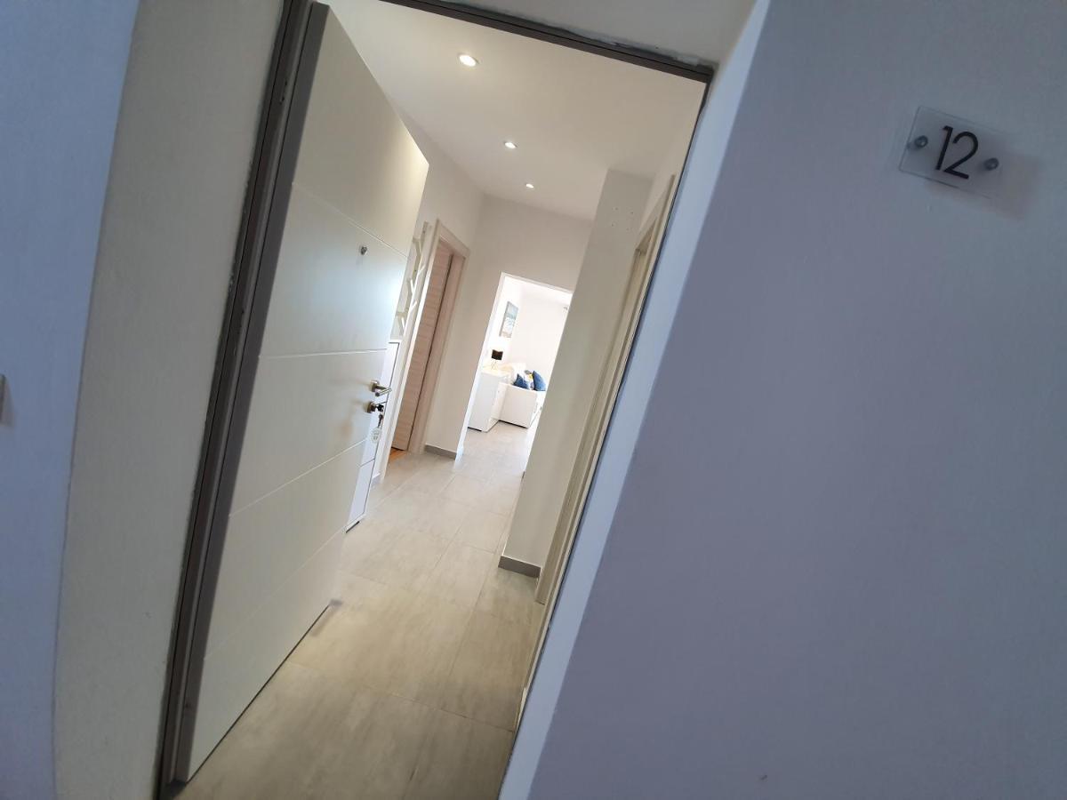 Comfortable Family Apt Iris 20M From Beach In Mandre Bagian luar foto
