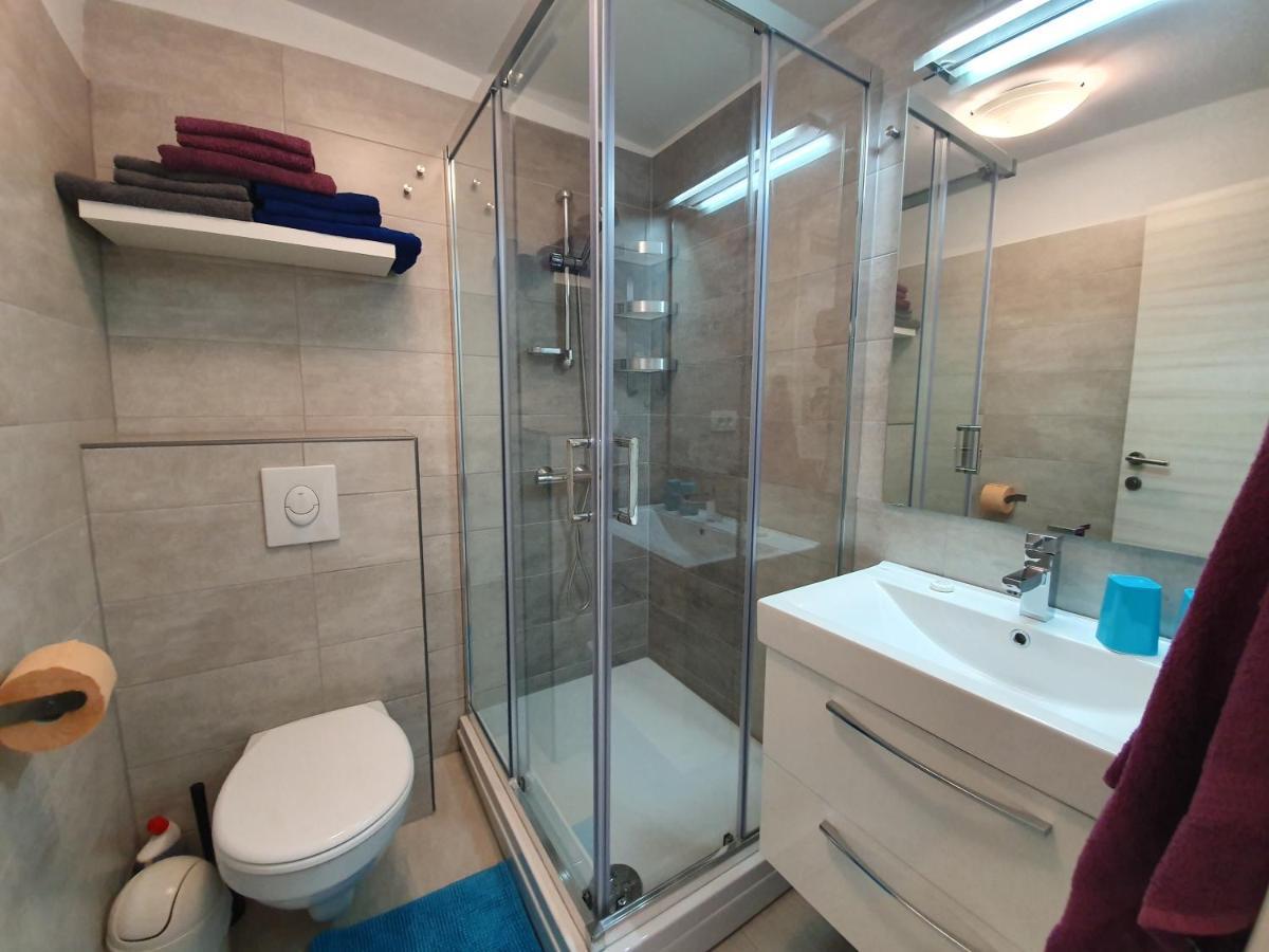 Comfortable Family Apt Iris 20M From Beach In Mandre Bagian luar foto