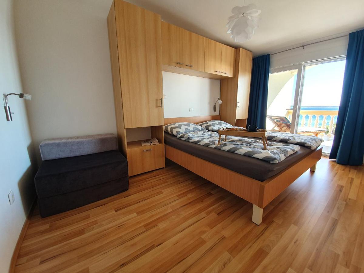 Comfortable Family Apt Iris 20M From Beach In Mandre Bagian luar foto