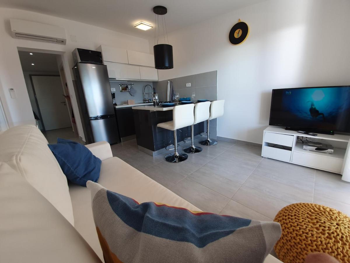 Comfortable Family Apt Iris 20M From Beach In Mandre Bagian luar foto